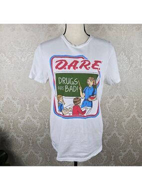 DARE Size Medium White Old School Graphic T-shirt Short Sleeve Round Neck Retro